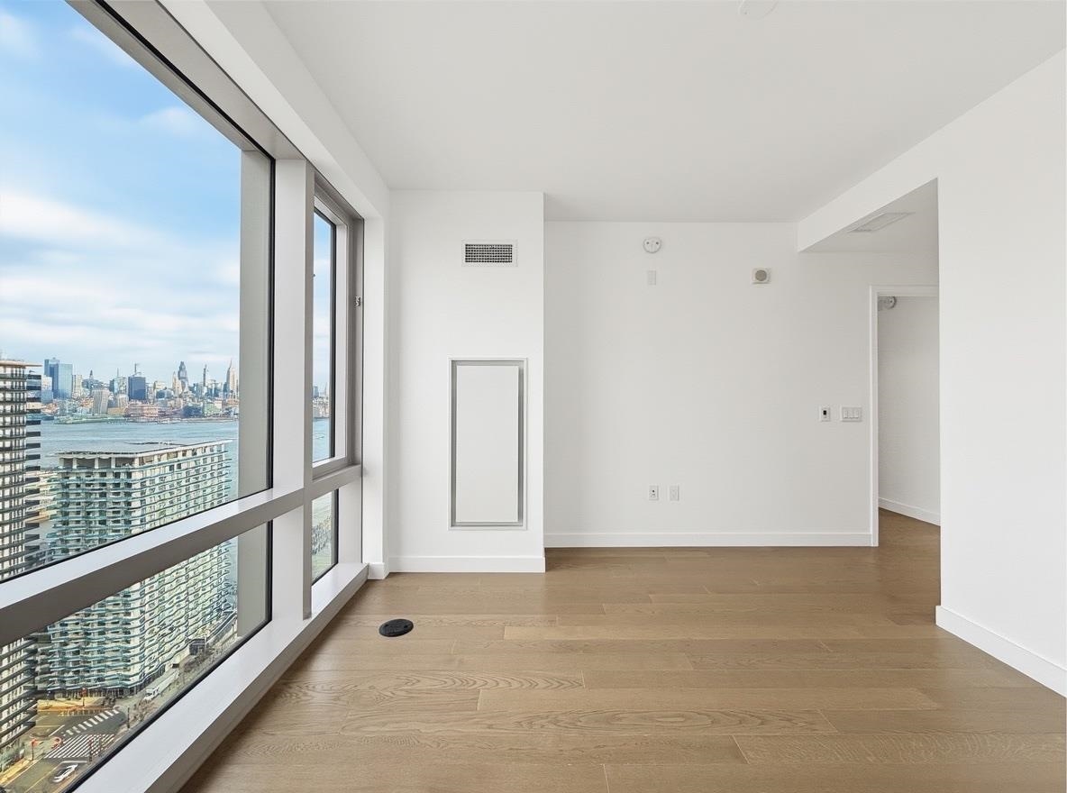 75 Park Lane South, Unit 3202 Jersey City, NJ 07310 - Photo 18 of 40 a view of balcony with city view