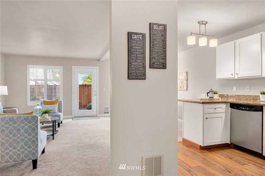 8017 212th Street Southwest, Unit 3 Edmonds, WA 98026 - Photo 6 of 28 Gallery Image 6
