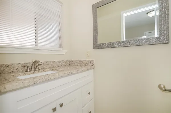 $2,695 | 5843 South Braeswood Boulevard, Houston, TX 77096