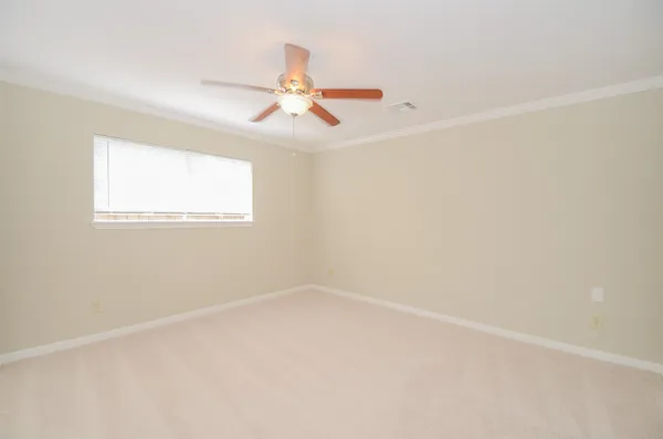 $2,695 | 5843 South Braeswood Boulevard, Houston, TX 77096