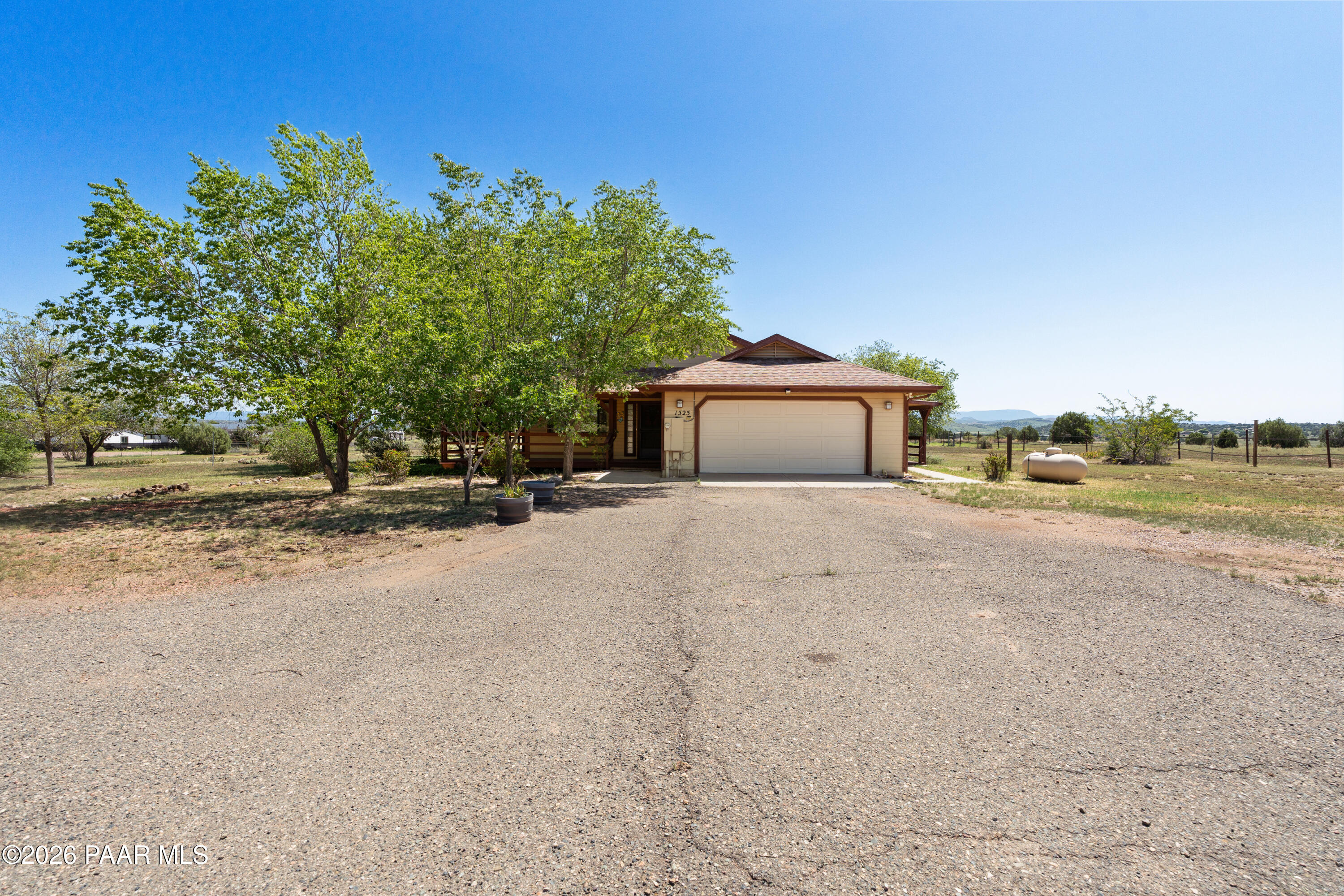 1525 Shadow Ridge Road Paulden, AZ 86334 - Photo 5 of 32 02-Front