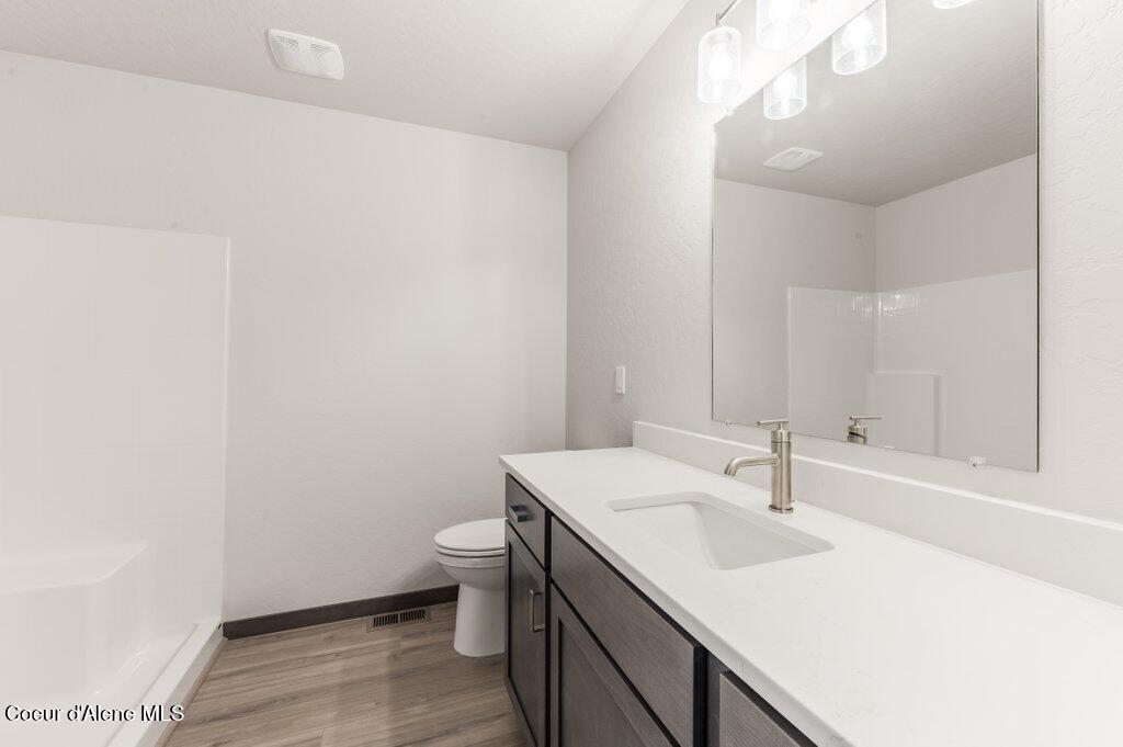 513 Lower Rio Vista Street Osburn, ID 83849 - Photo 14 of 22 13. Primary Bathroom