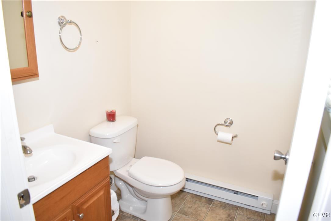 2161 East Scenic Drive Bath, PA 18014 - Photo 14 of 27