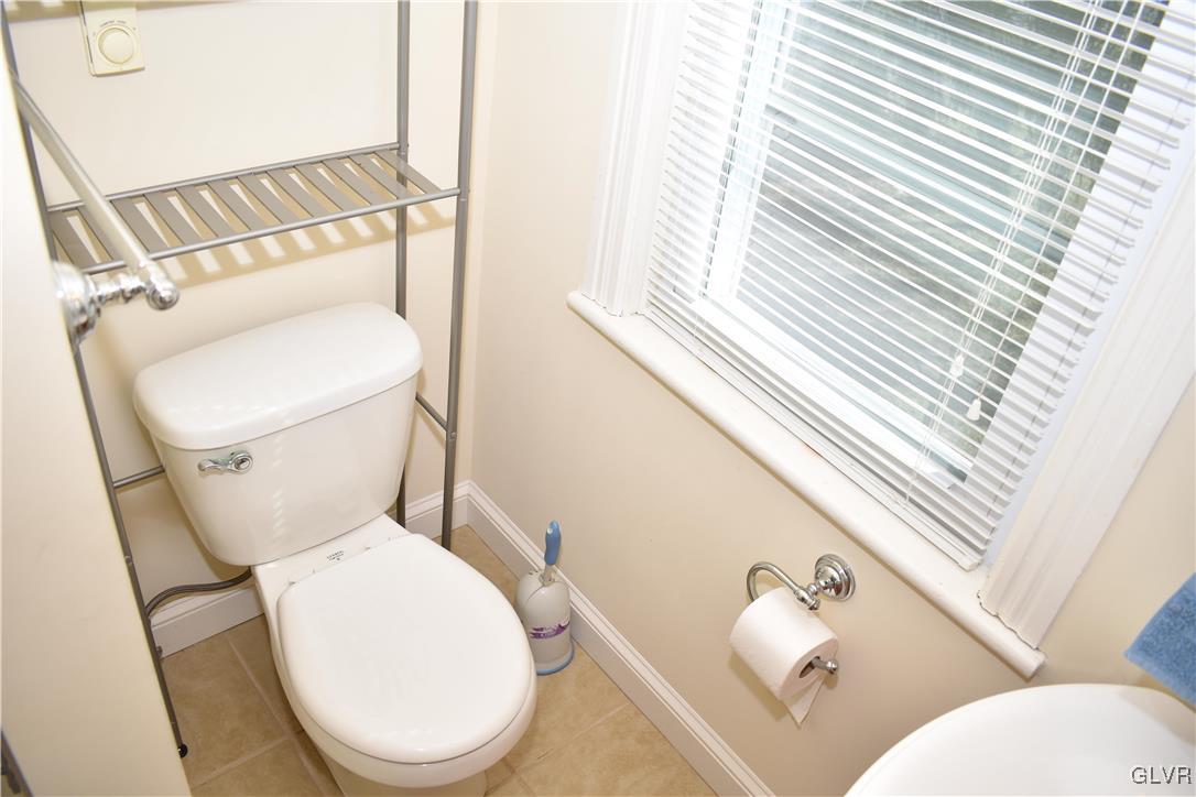 2161 East Scenic Drive Bath, PA 18014 - Photo 19 of 27