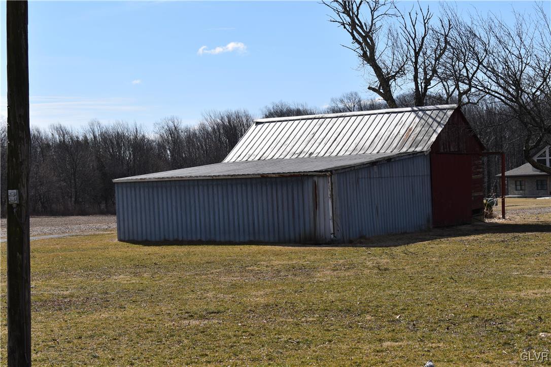 2161 East Scenic Drive Bath, PA 18014 - Photo 25 of 27 Storage Barn