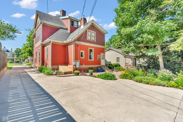 $340,000 | 408 East Wabash Avenue, Crawfordsville, IN 47933