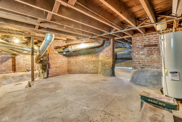 $340,000 | 408 East Wabash Avenue, Crawfordsville, IN 47933