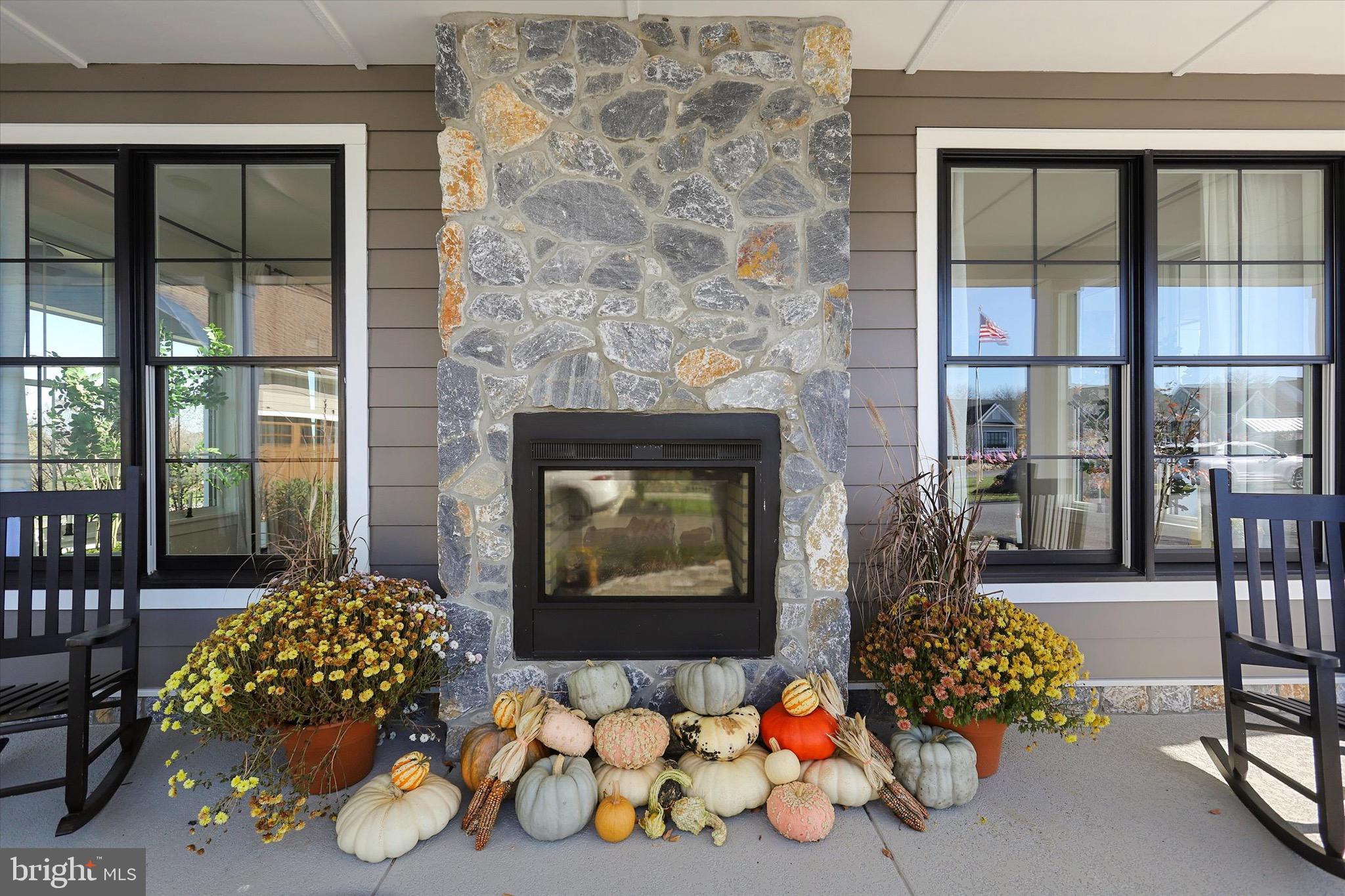 165 Duncan Loop Boiling Springs, PA 17007 - Photo 3 of 52