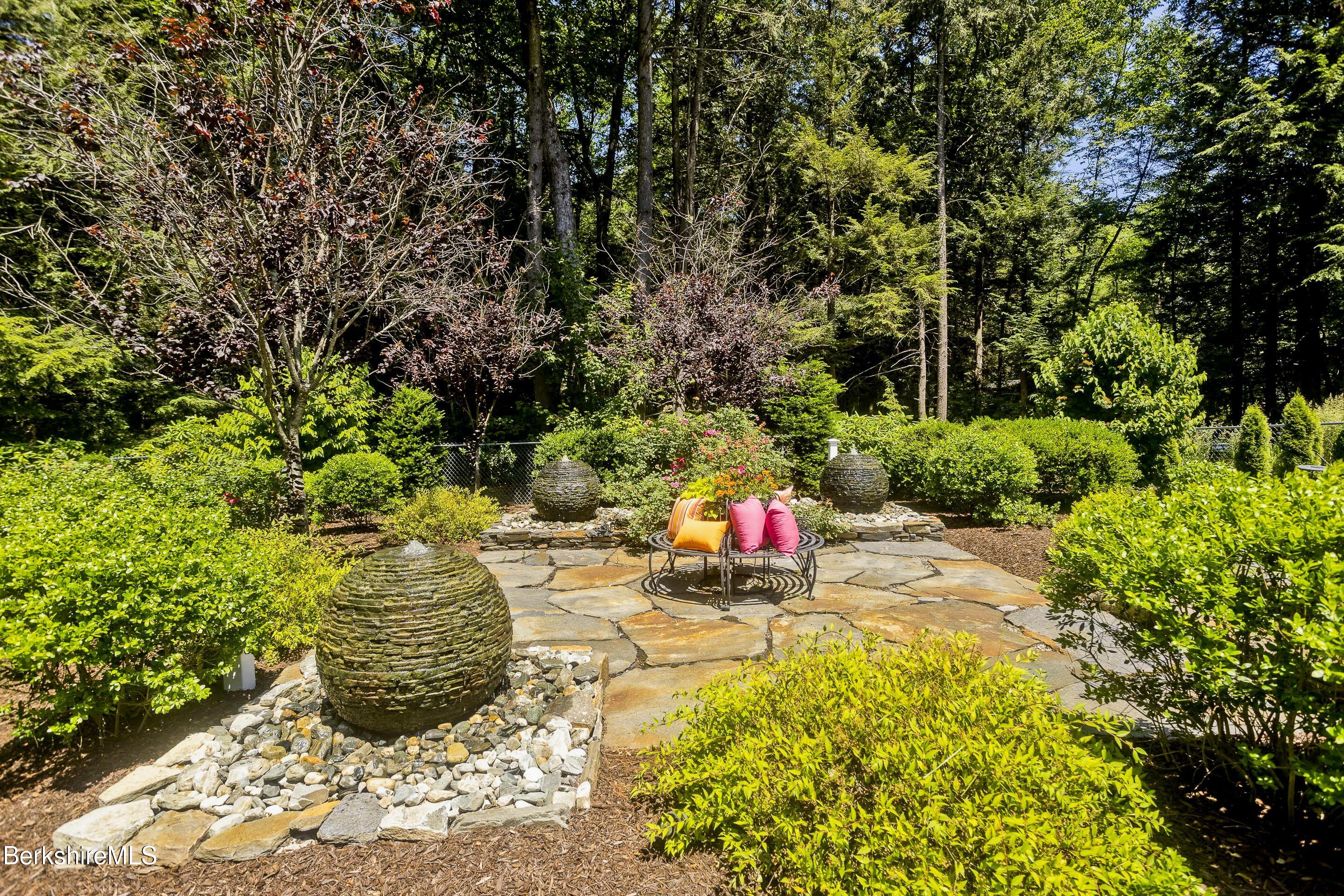 183 Loomis Ridge Road Westfield, MA 01085 - Photo 36 of 39 a view of a backyard of the house
