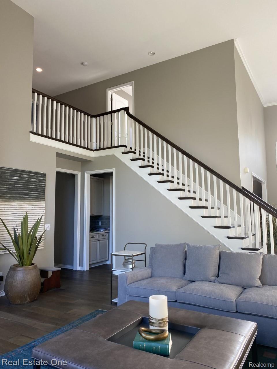 526 Springview Drive Rochester, MI 48307 - Photo 16 of 96 Open staircase