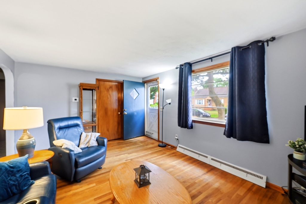 57 Arthur Street Springfield, MA 01104 - Photo 7 of 29