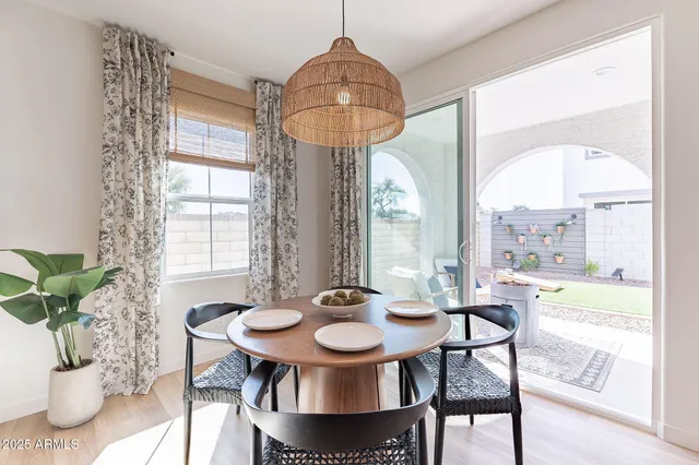 $579,900 | 670 West Laredo Street, Chandler, AZ 85225