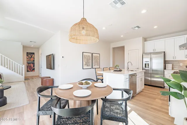 $579,900 | 670 West Laredo Street, Chandler, AZ 85225