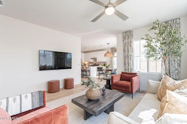 $579,900 | 670 West Laredo Street, Chandler, AZ 85225