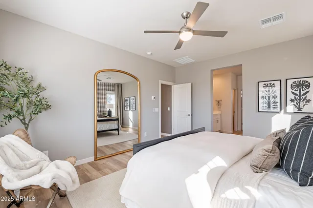 $579,900 | 670 West Laredo Street, Chandler, AZ 85225