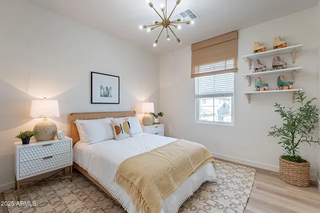 $579,900 | 670 West Laredo Street, Chandler, AZ 85225