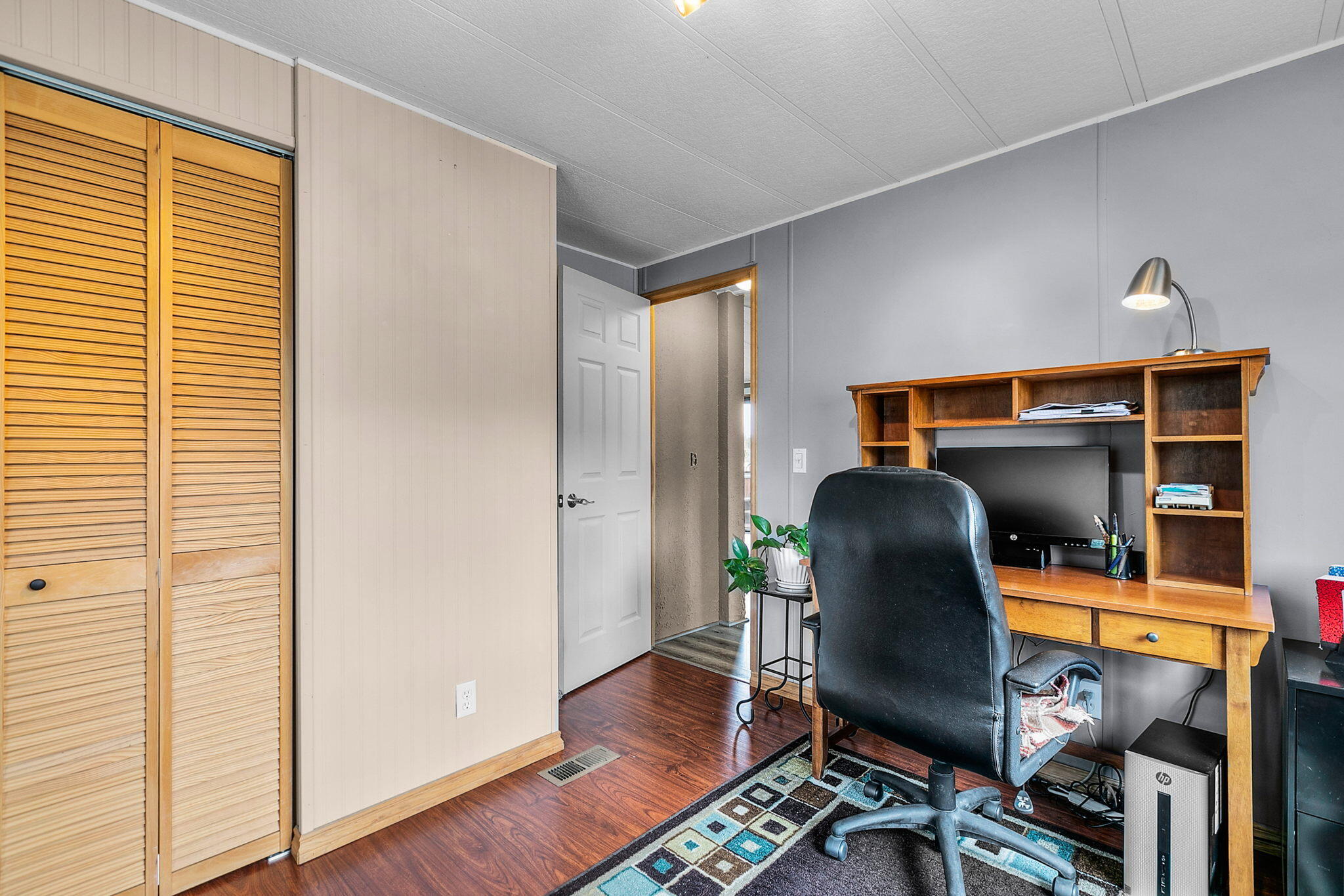 19238 Shoshone Road Bend, OR 97702 - Photo 26 of 41 Guest Room 2 or Office