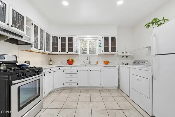 $3,800 | 1608 North Grand Oaks Avenue, Pasadena, CA 91104