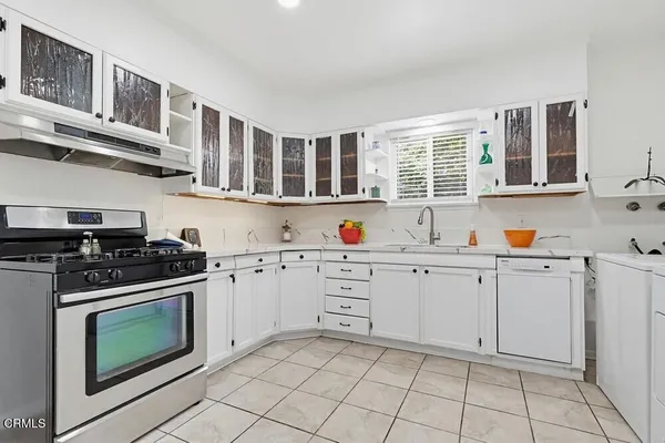 $3,800 | 1608 North Grand Oaks Avenue, Pasadena, CA 91104