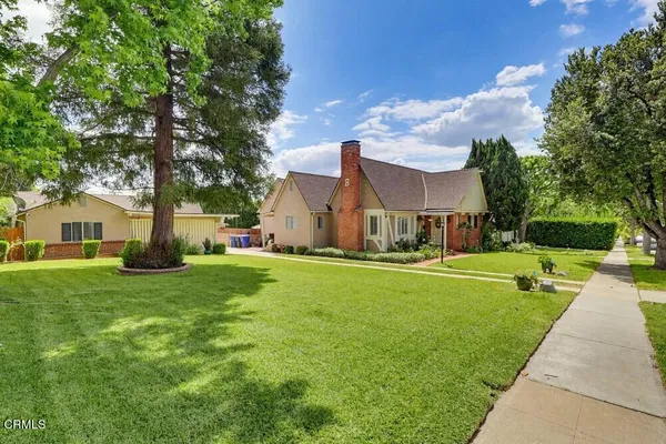$3,800 | 1608 North Grand Oaks Avenue, Pasadena, CA 91104