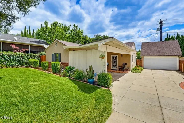 $3,800 | 1608 North Grand Oaks Avenue, Pasadena, CA 91104