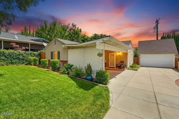 $3,800 | 1608 North Grand Oaks Avenue, Pasadena, CA 91104