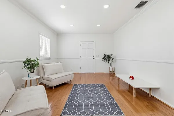 $3,800 | 1608 North Grand Oaks Avenue, Pasadena, CA 91104