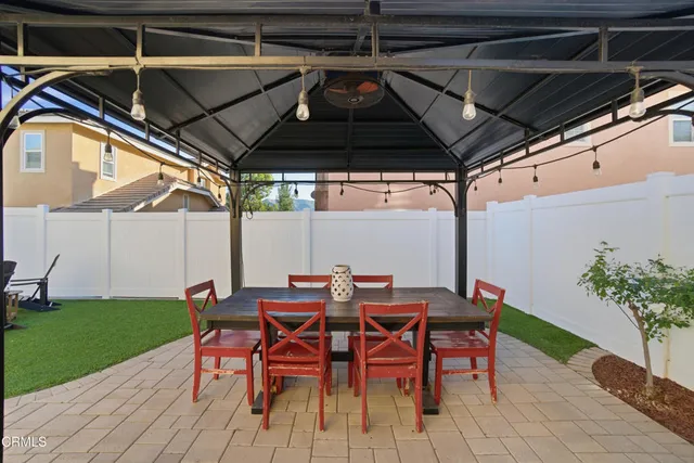 a view of an outdoor space with sitting space