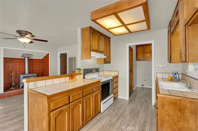 a view of city view and mountain view