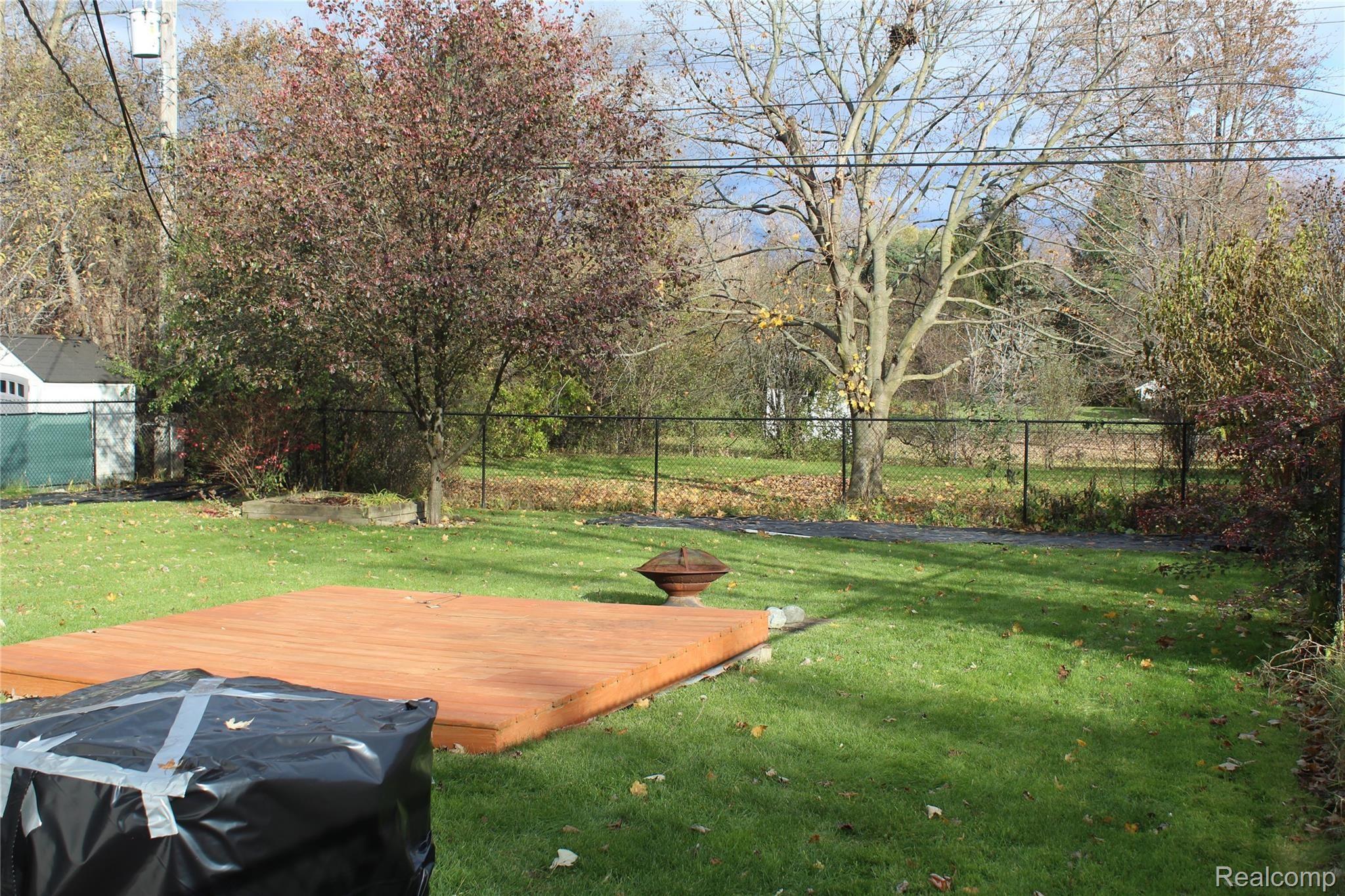 3759 Dearborn Avenue Rochester, MI 48309 - Photo 4 of 33 Dearborn backyard.JPG