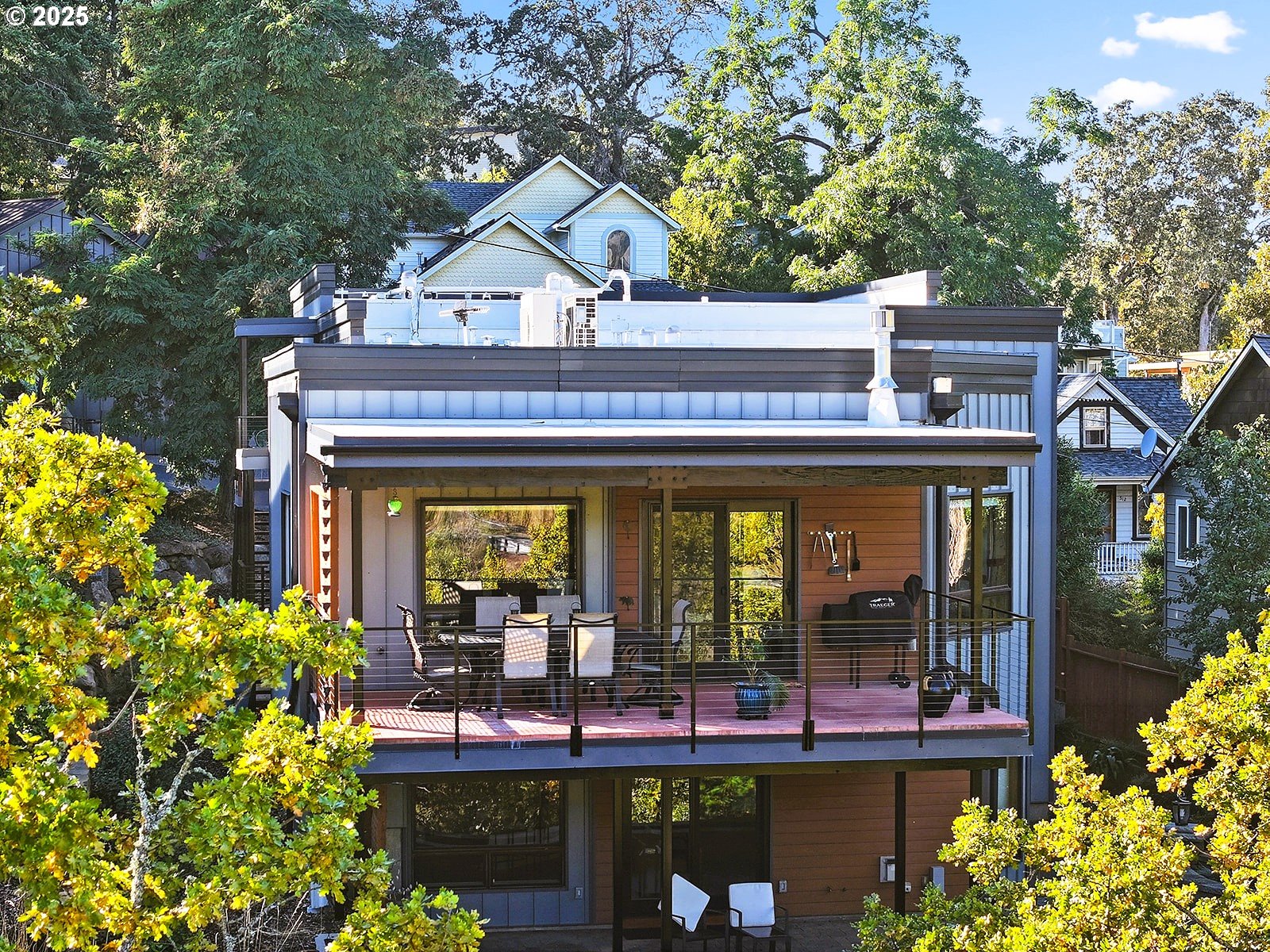 515 East 4th Street, Unit 2 Hood River, OR 97031 - Photo 1 of 48 front view of a house with a balcony
