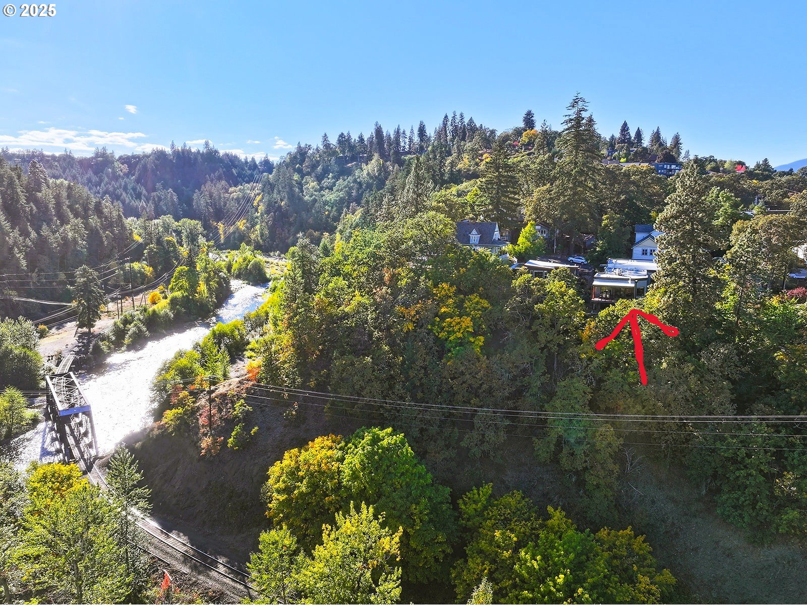 515 East 4th Street, Unit 2 Hood River, OR 97031 - Photo 2 of 48 a view of a city