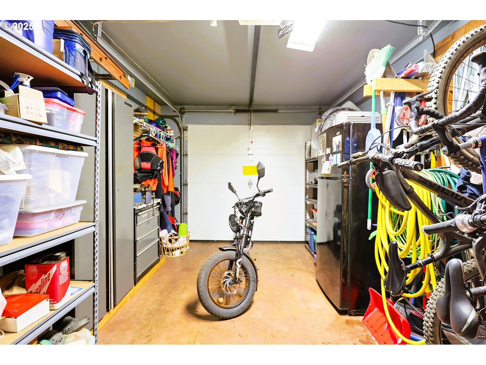 515 East 4th Street, Unit 2 Hood River, OR 97031 - Photo 46 of 48 a view of a garage with a bike