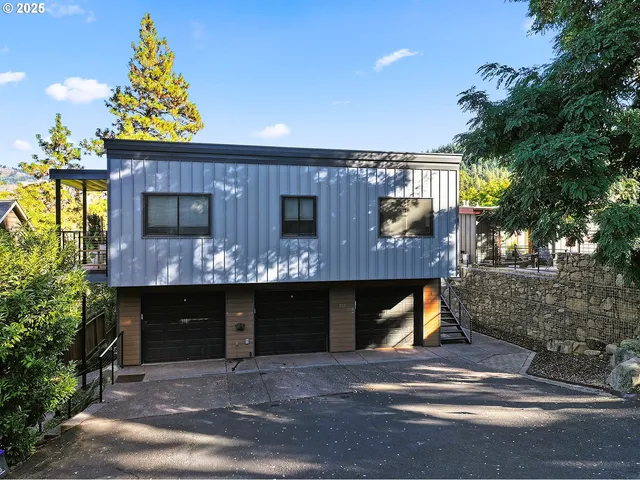 a front view of house with yard