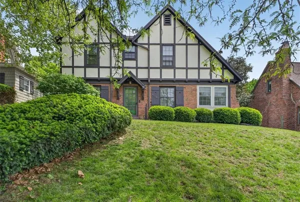 $430,000 | 4947 State Line Road, Kansas City, MO 64112