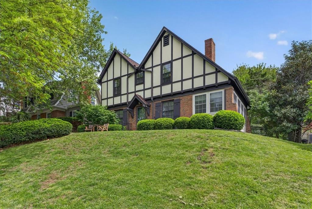 4947 State Line Road Kansas City, MO 64112 - Photo 2 of 55