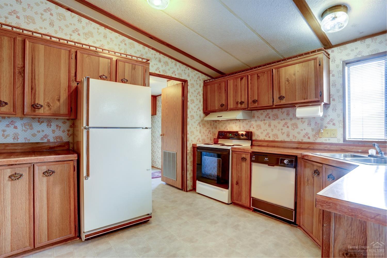 65040 Hunnell Road Bend, OR 97703 - Photo 11 of 25 Additional Photo