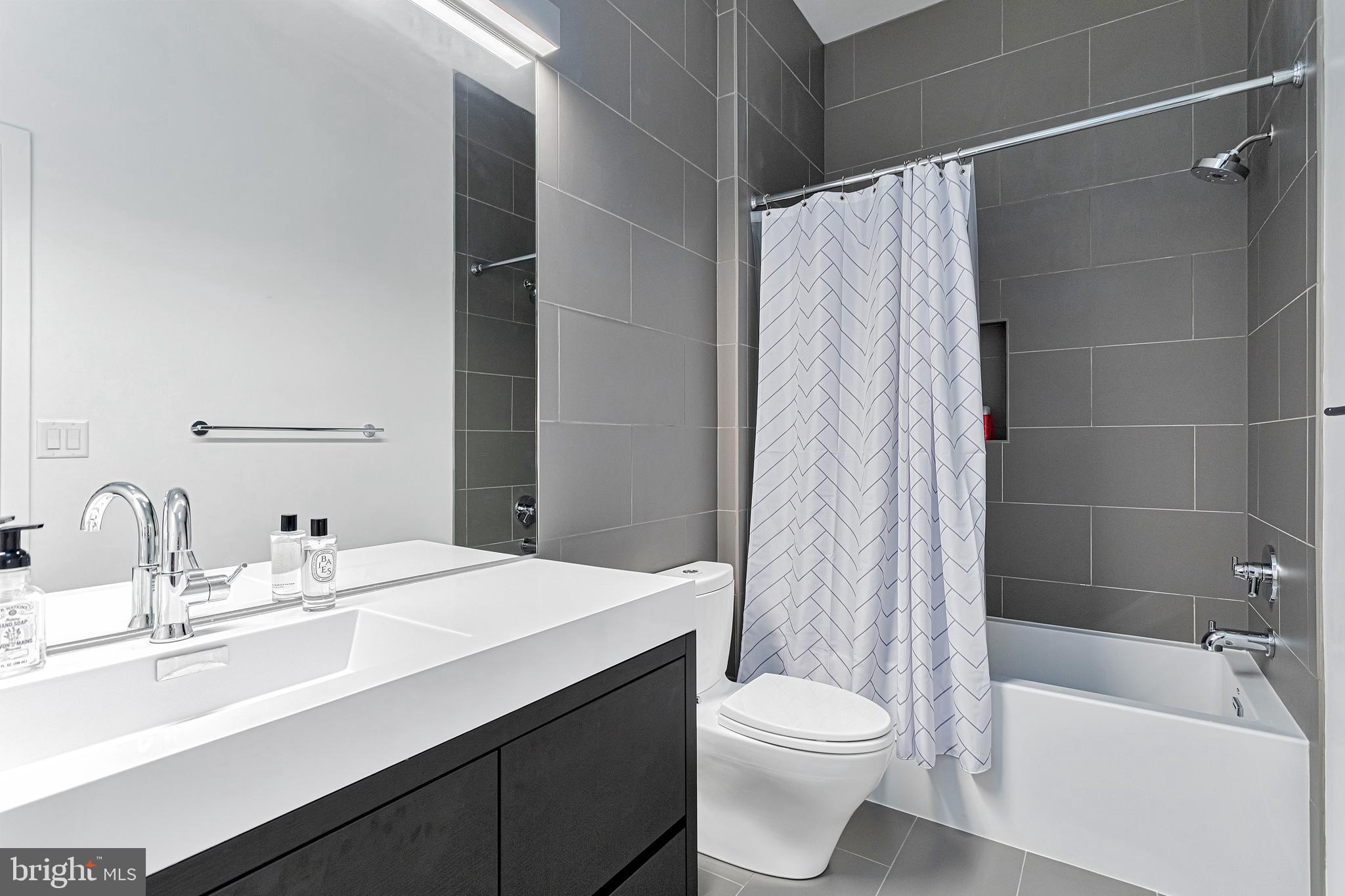 1111 W Street Northwest, Unit 13 Washington, DC 20009 - Photo 24 of 28