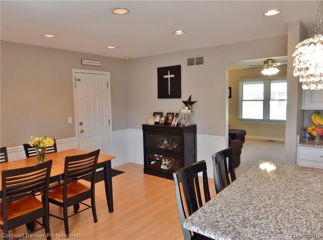 22657 Winfield Road Novi, MI 48375 - Photo 10 of 21 kitchen to nook (4).JPG
