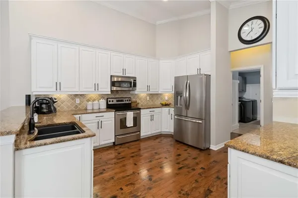 $480,000 | 2007 Raven Manor Drive, Dover, FL 33527