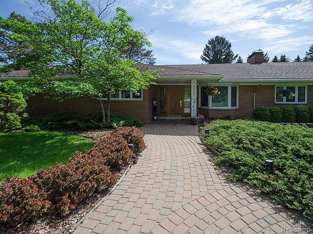 6435 Apple Orchard Lane Rochester Hills, MI 48306 - Photo 3 of 77