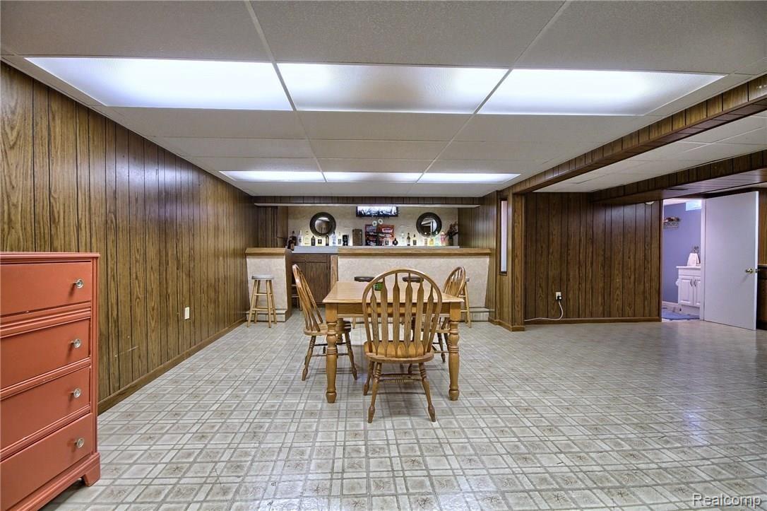 15760 Selwyn Road Southgate, MI 48195 - Photo 18 of 31 Finished Lower Level ll.jpg