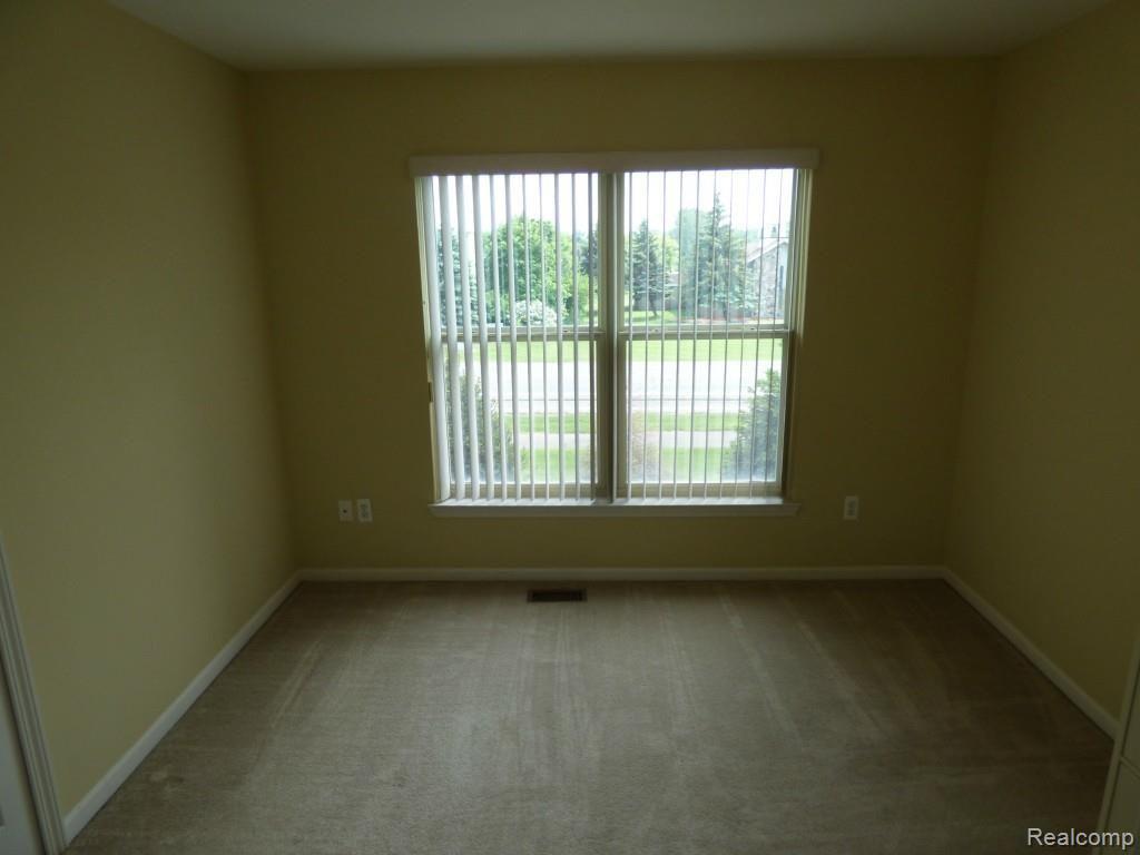3992 Fieldview Road Lake Orion, MI 48360 - Photo 37 of 56 P1160053 - Copy.jpg