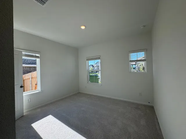 $397,900 | 3725 Pin Oak Hills, Seguin, TX 78155