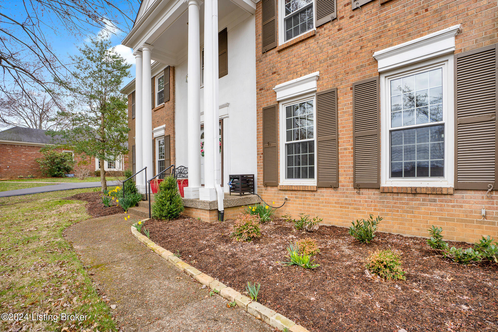7230 Fox Harbor Road Prospect, KY 40059 - Photo 4 of 67 008frontentry