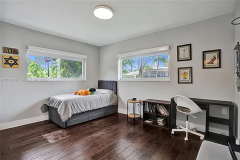 $1,295,000 | 18641 Northeast 21st Avenue, Miami, FL 33179