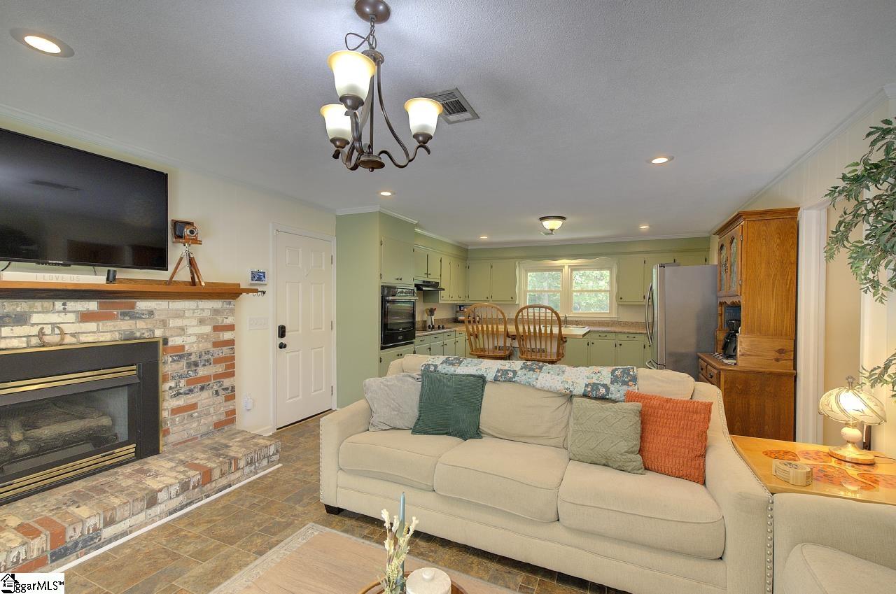 303 Mill St Extension Williamston, SC 29697 - Photo 15 of 29