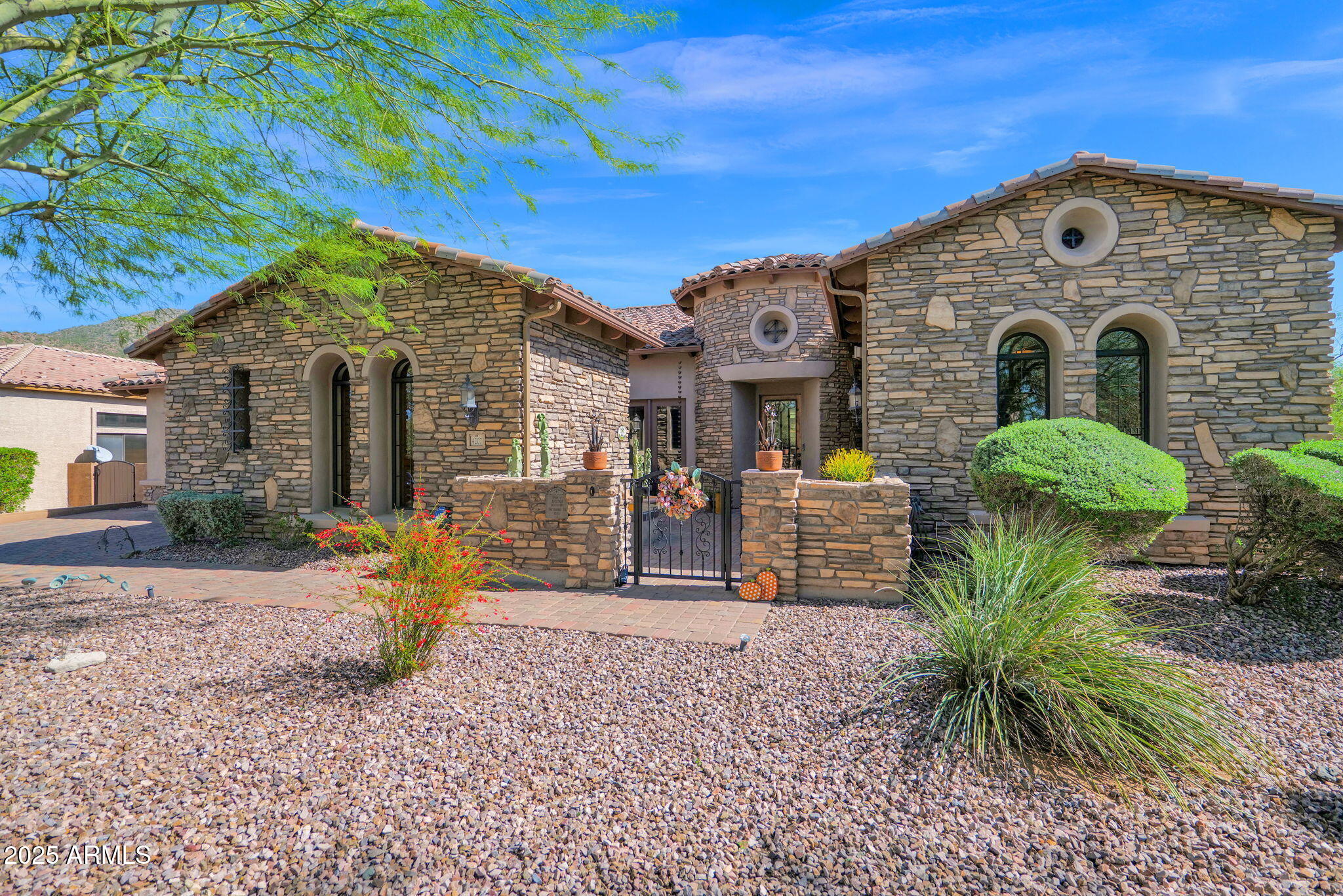 4207 North Arboles Circle Mesa, AZ 85207 - Photo 4 of 71 courtyard entry