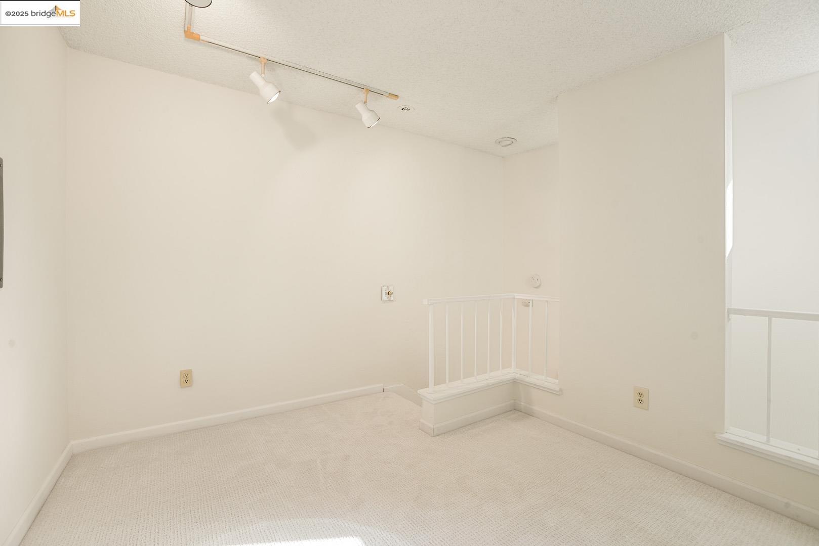 44 Glenwood Hercules, CA 94547 - Photo 14 of 35 a view of small space