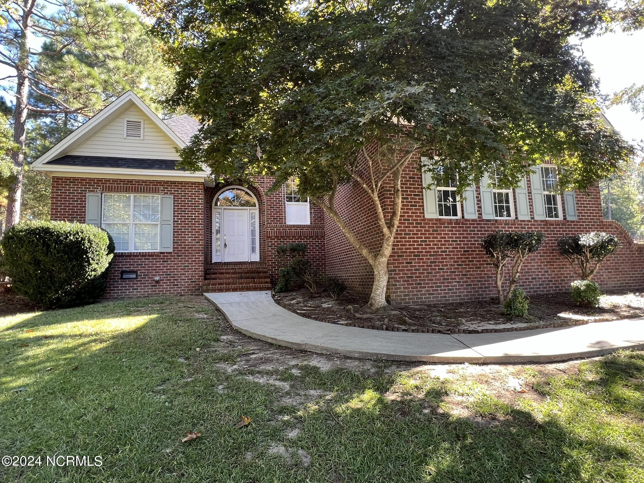 8 Princess Gate Whispering Pines, NC 28327 - Photo 2 of 50 IMG_4826